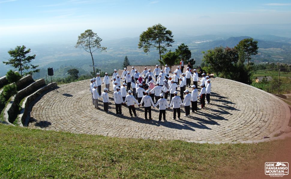 company-outbound-at-mount-gede-pangrango-national-park